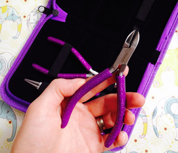 JillyBeads Review: 'It's A Gift' Necklace Kit & 3 Piece Pliers Set A Mum Reviews