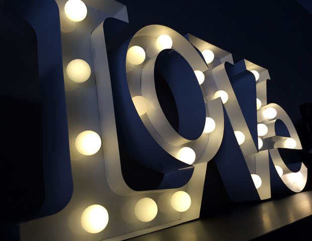 LOVE Shaped Wall Hanging Light Review - Valuelights A Mum Reviews