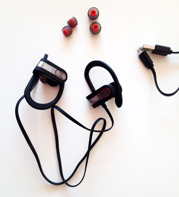 TechElec Bluetooth Headphones & Mini DP to HDMI Cable Reviews A Mum Reviews