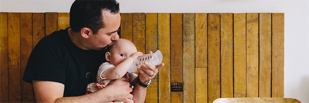 It's World Breastfeeding Week... And Dad's Got This! #DadsGotThis A Mum Reviews