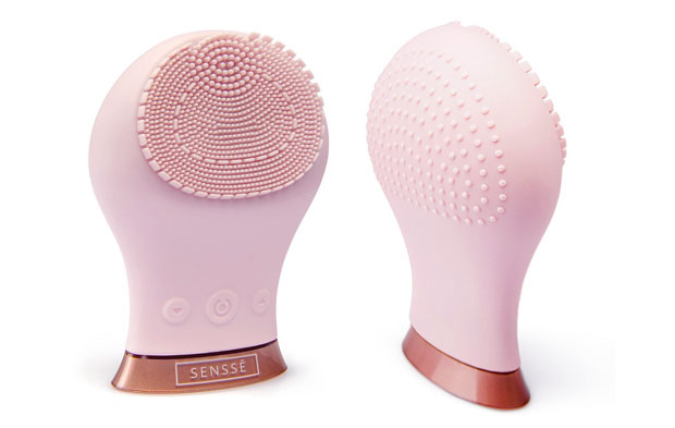Review & Giveaway: SENSSE Silicone Facial Cleansing Brush A Mum Reviews