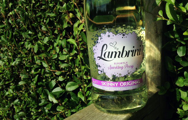 What's Lambrini Like? Trying Lambrini For the First Time! A Mum Reviews