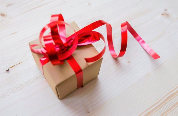 6 Gift Ideas for Special Occasions A Mum Reviews Why Gifts Are Important in a relationship