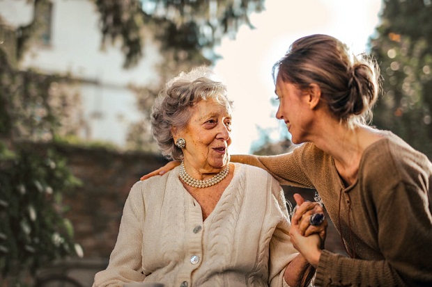 Providing Your Elderly Parents With the Care They Need To Age at Home