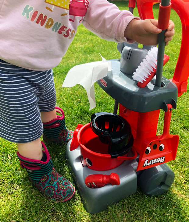 Henry deluxe cleaning hot sale trolley toy set