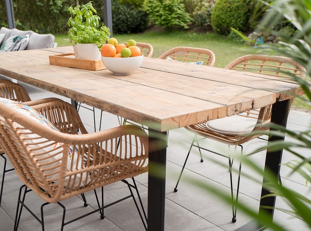 How to Get your Garden Ready for Summer Hosting