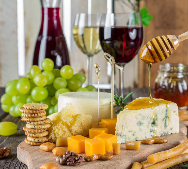 A Quick Guide to Paring Wine and Cheese