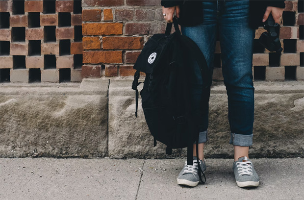 8 Items Modern Students Should Always Carry in Their Backpack