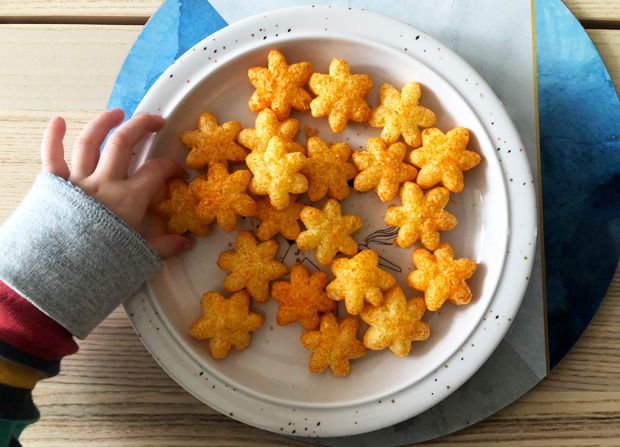 Multigrain Tomato Ring Puffs & Carrot Star Multigrain Puffs from Piccolo A Mum Reviews