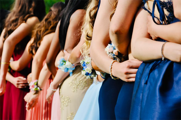 How to Prepare Your Teen for Prom Night: The Dos and Don’ts