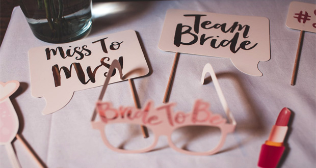 Plan the Most Perfect and Dreamy Engagement Party For Your Loved One - Here's How