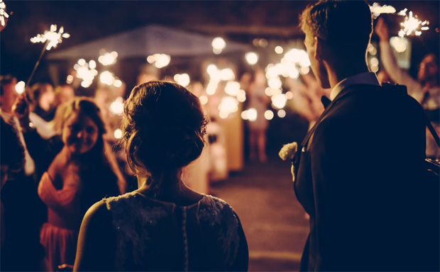 Plan the Most Perfect and Dreamy Engagement Party For Your Loved One - Here's How