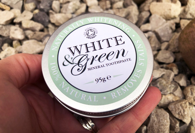 White & Green Mineral Toothpaste Review | from The Green Woman