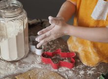 teaching kids how to bake