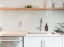Picking A Colour For Your Glass Splashback