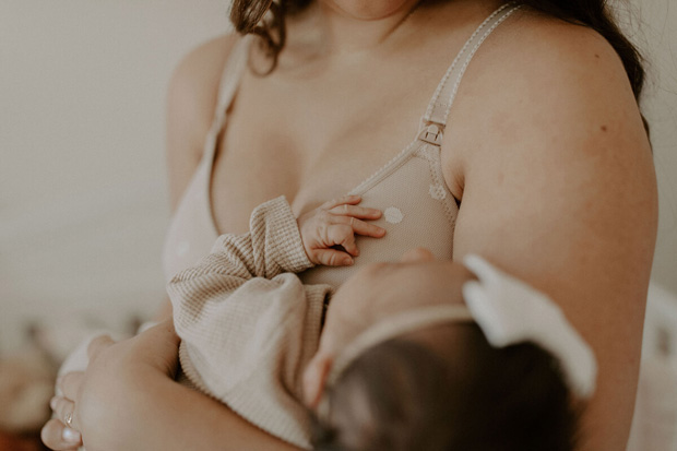 Tips For Choosing The Best Nursing Bra For Breastfeeding -Clovia