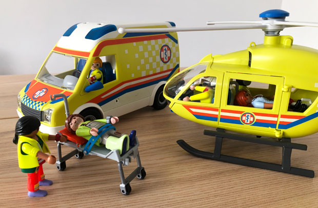 Play Ambulance Rescue Game Ambulance helicopter