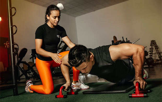 Hire a Professional Fitness Coach to Achieve Your Goals