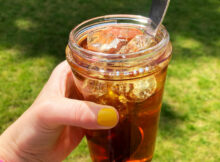 Recipe: Homemade Peach Iced Tea that Tastes Like Lipton Iced Tea