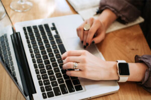 Algorithmic Trading - An Innovative Way for Stay at Home Mums to Earn Income