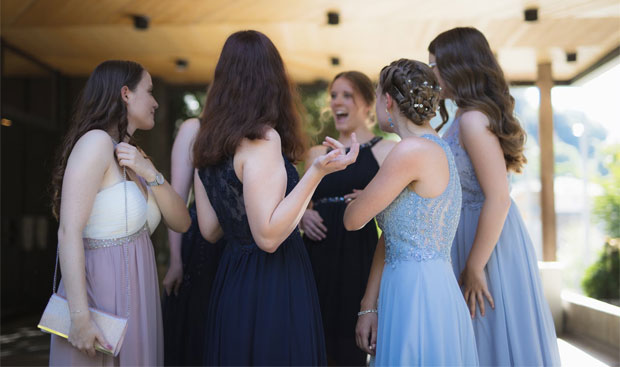 The Best Prom Party Ideas – Entertainment Options, Themes, and Decorations