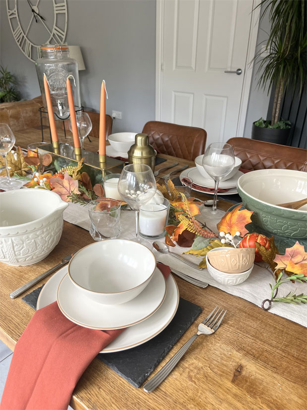 Autumnal Themes to Incorporate into Your Table Setting + Expert Tips