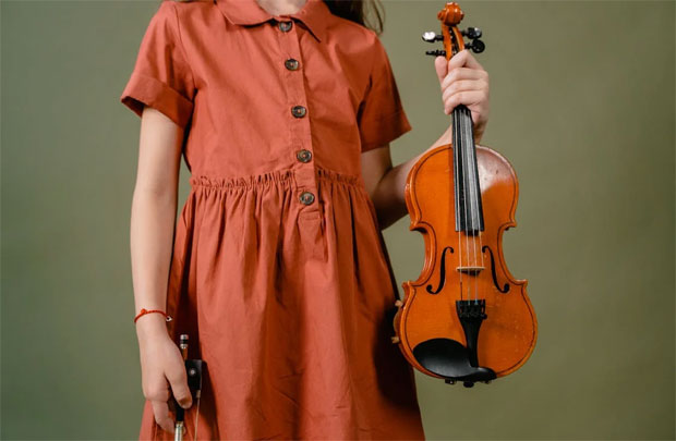 Who to Ask When Buying Your First Violin: A Beginner's Guide