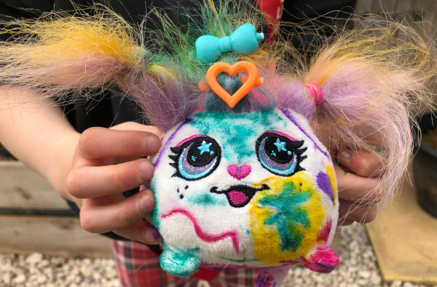 Reusable Fun with Airbrush Plush Hair'iffic Squish Pals