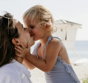 Mum Life Meets Beach Life: Holiday Outfits That Work for Both